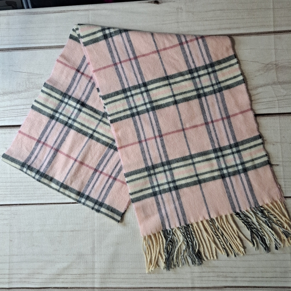 Cashmink By V. FRAAS Scarf in Pink Plaid With Fringe
